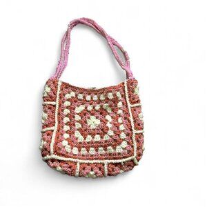 Crochet pink granny square purse with strap #crochet #boho #festival Purse